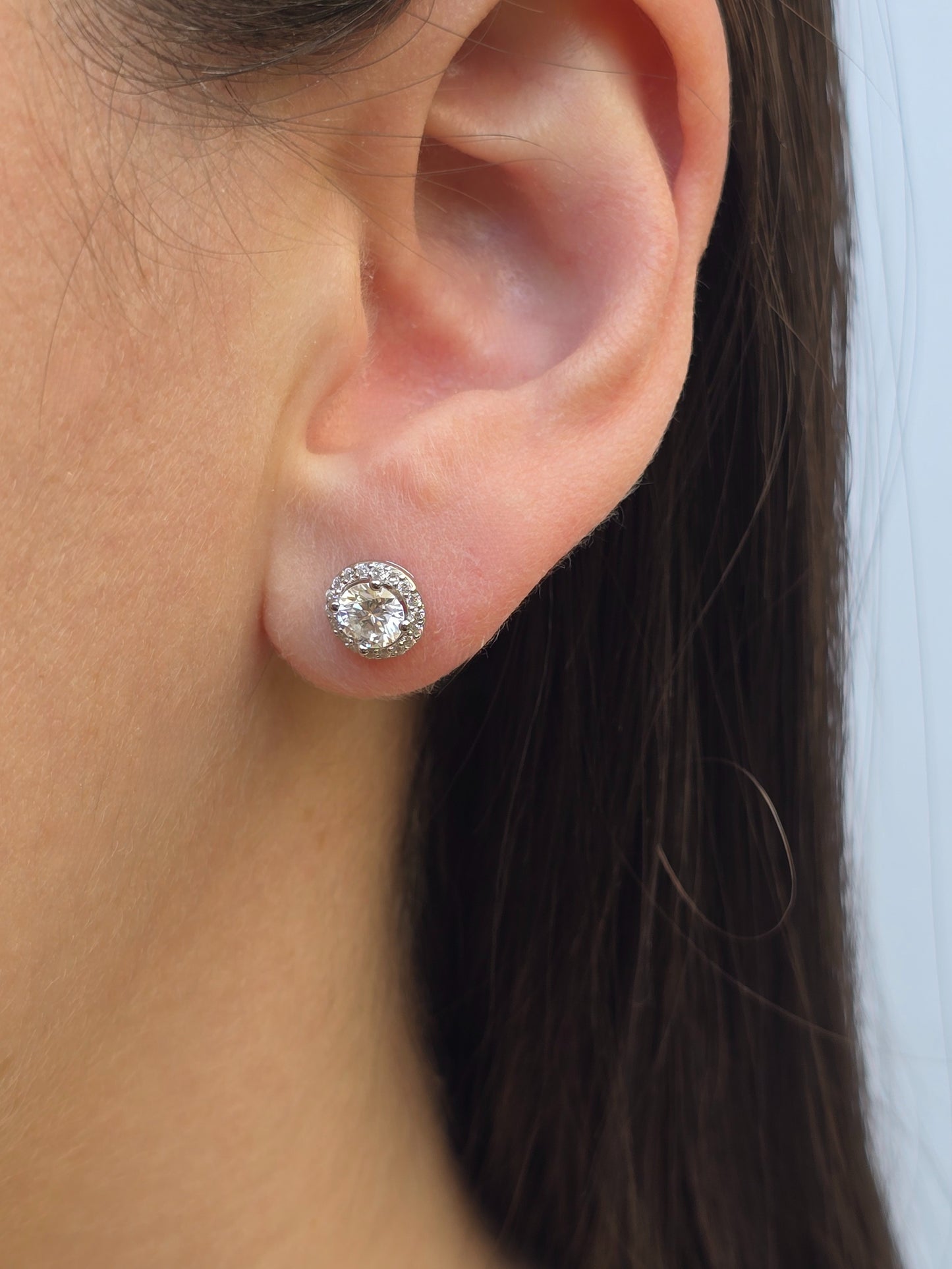 Aretes Moissanita Radiant Dot